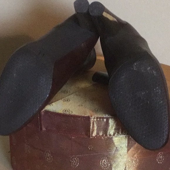 Stuart Weitzman Short Boot - Picture 5 of 8